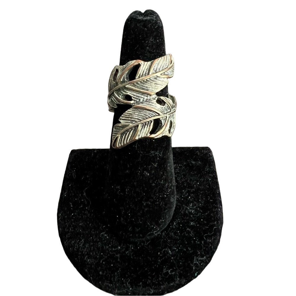 🍭6/$30 Distressed silver tone leaf wrap ring - size 7